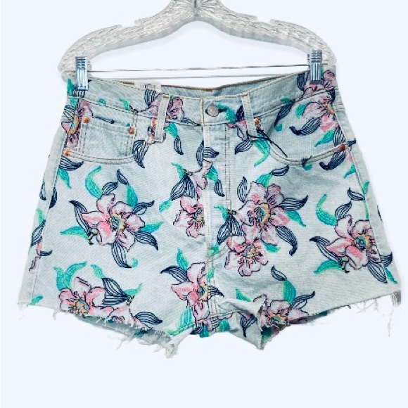 Levi’s 501 High Rise Denim Floral Embroidery Beautiful Shorts Size:31